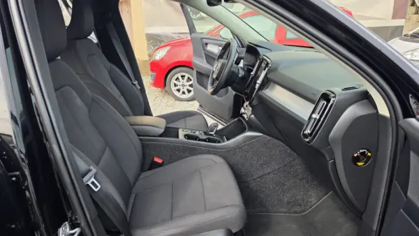 Volvo XC 40 1.5 T5 PHEV Momentum Plus 7