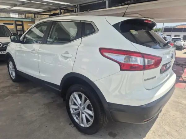 Nissan Qashqai 1.5 dCi Acenta Connect 1