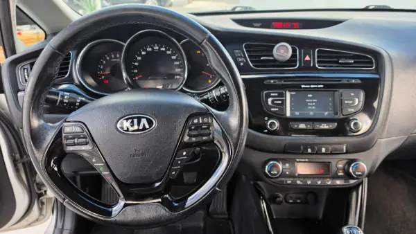 Kia Ceed SW 1.6 CRDi Prime 6
