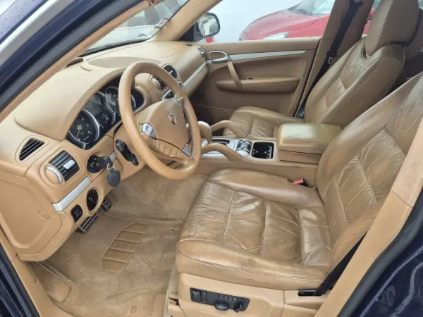 Porsche Cayenne Turbo S 6