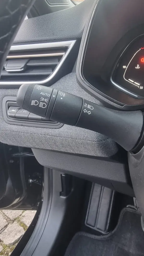 Renault Clio LUTECIA 18