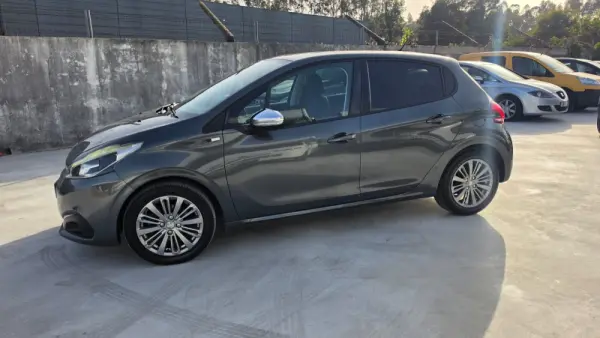 Peugeot 208 1.6 BlueHDi Allure 1