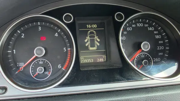 Volkswagen Passat Variant 1.6 TDI BlueMotion 9