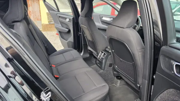 Volvo XC 40 1.5 T5 PHEV Momentum Plus 8