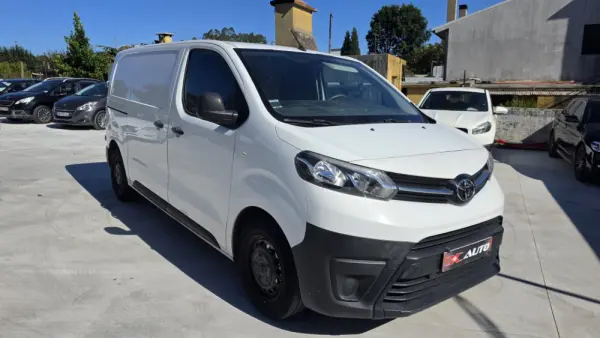 Toyota Proace Outro 2