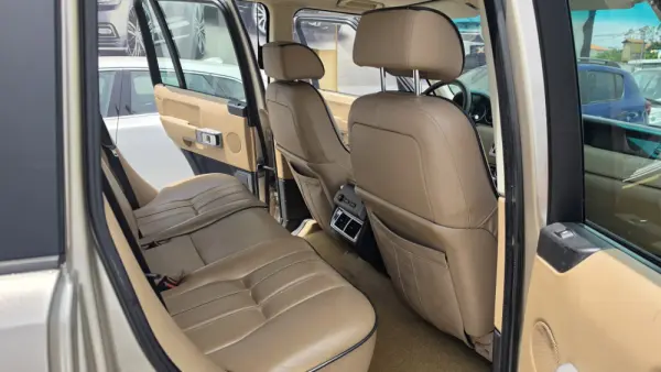 Land Rover Range Rover Vogue 10