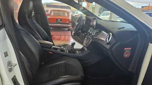Mercedes-Benz CLA 180 (CDI) d AMG Line 9