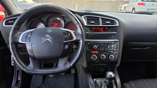 Citroen C4 1.6 HDi Seduction 8