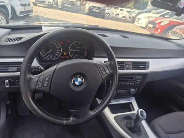 BMW 318 d Line Modern 8