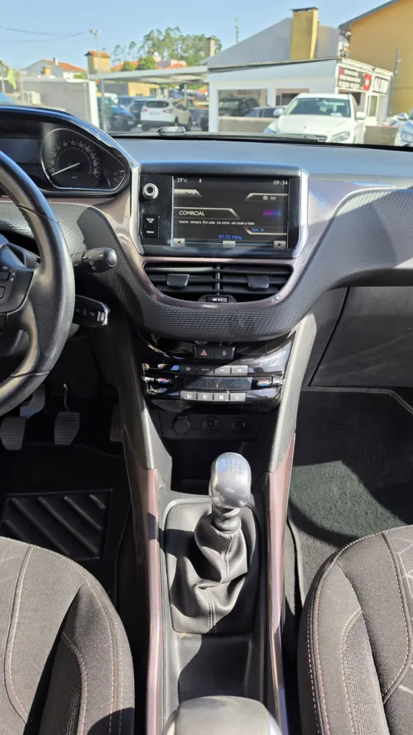 Peugeot 2008 1.6 e-HDi Allure 15