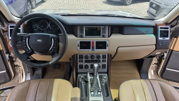 Land Rover Range Rover Vogue 5
