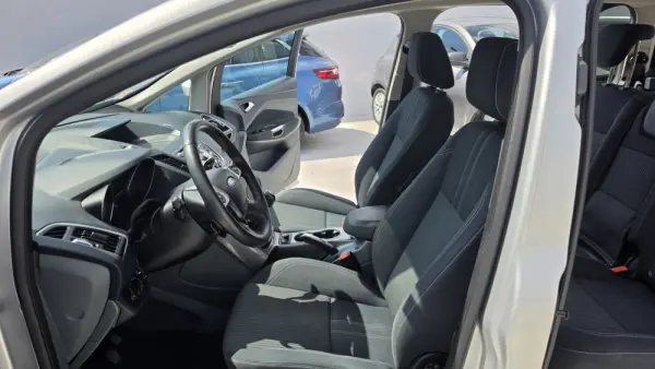 Ford Grand C-Max 1.6 TDCi Titanium Edition S/S 8