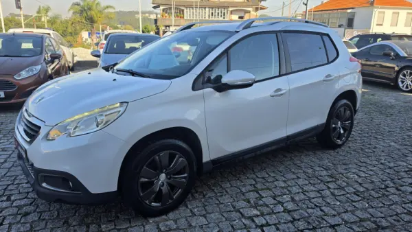 Peugeot 2008 1.6 e-HDi Allure 10