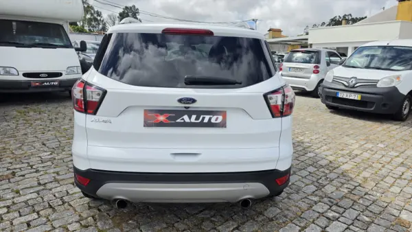 Ford Kuga 1.5 TDCi EcoBlue Titanium 27
