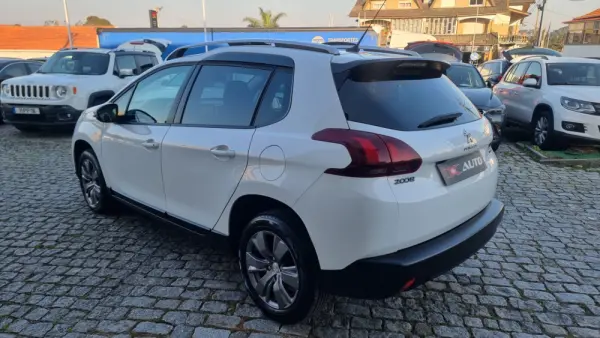 Peugeot 2008 1.2 PureTech Style 3