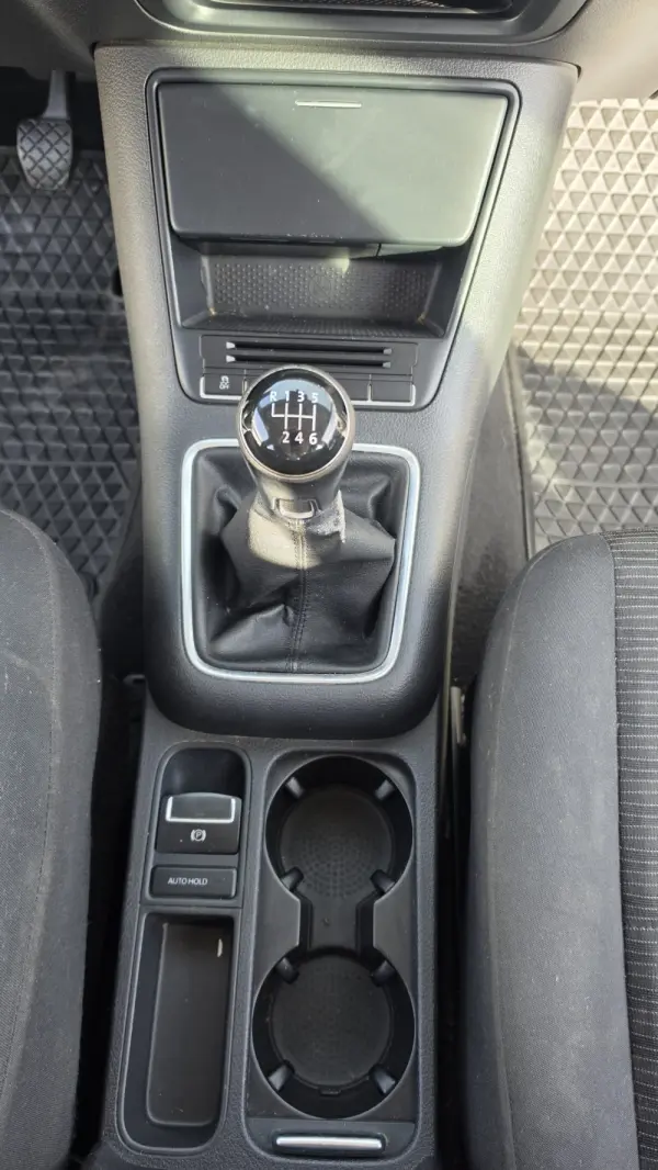 Volkswagen Tiguan 2.0 TDi Sport BlueMotion 12