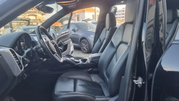 Porsche Cayenne S E-Hybrid 10