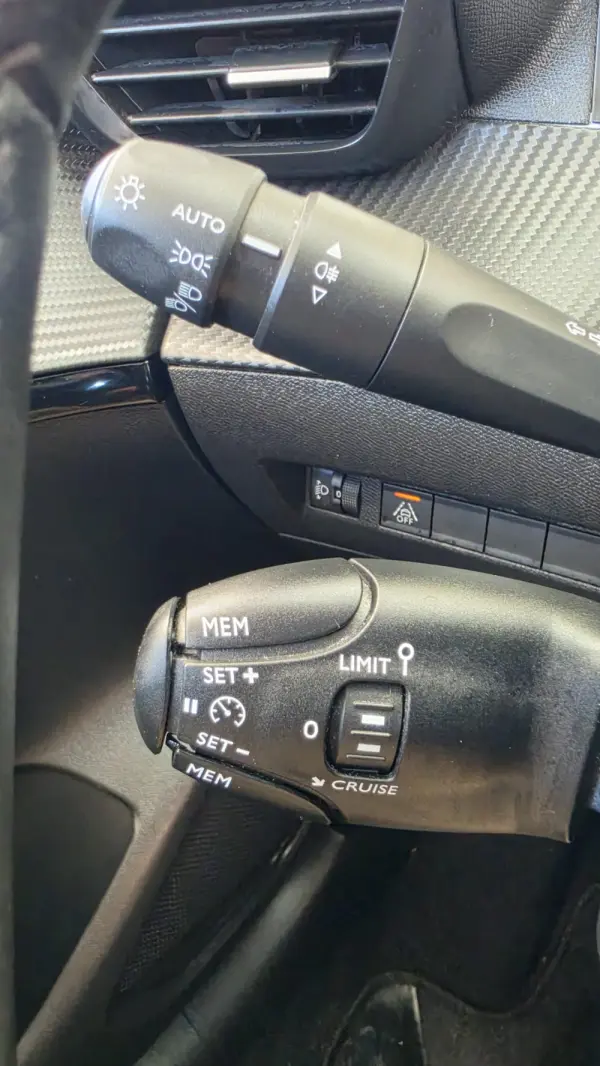 Peugeot e-208 50 kWh Active Pack 10
