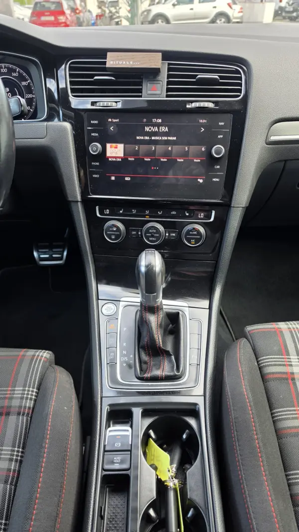 Volkswagen Golf 2.0 TSi GTi DSG Performance 18