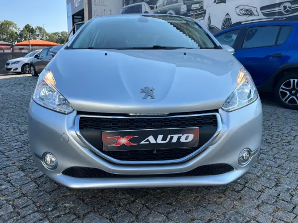 Peugeot 208 5