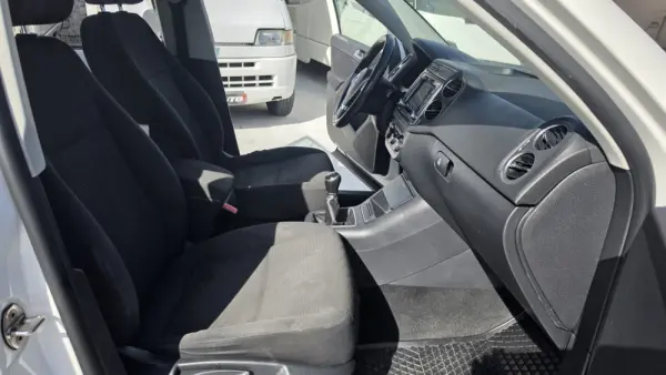 Volkswagen Tiguan 2.0 TDi Sport BlueMotion 15