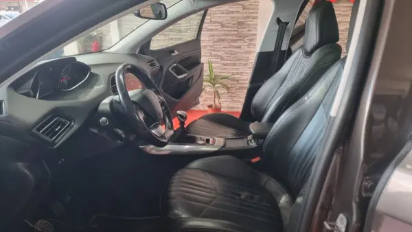 Peugeot 308 SW 1.6 BlueHDi Allure 13