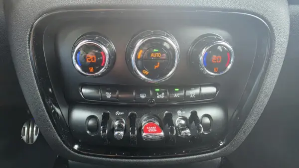 MINI Countryman One D Sport Edition 17