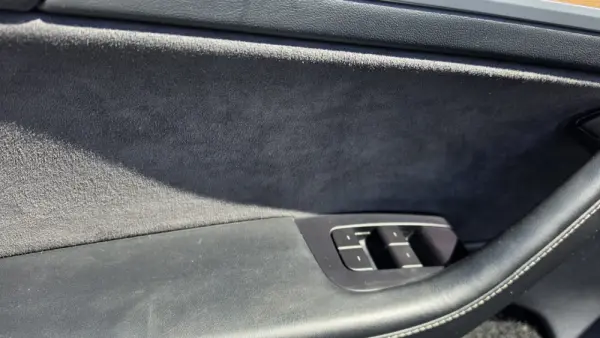 Tesla Model Y Long Range Tração Traseira Premium 26