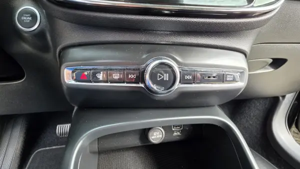 Volvo XC 40 1.5 T5 PHEV Momentum Plus 18
