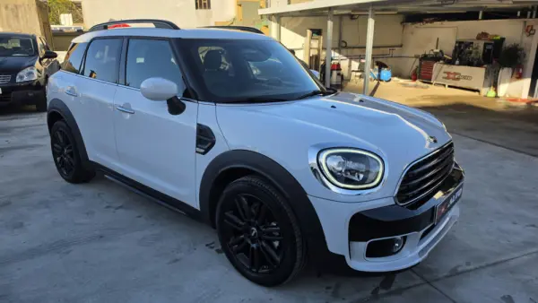 MINI Countryman One D Sport Edition Auto 2