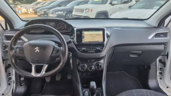 Peugeot 2008 1.2 PureTech Style 5