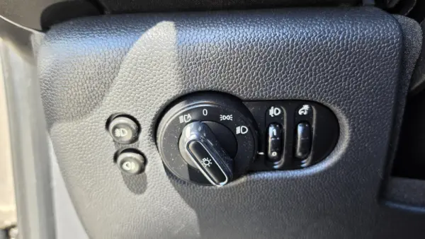 MINI 5 Portas One D 17
