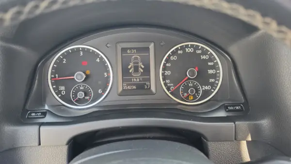 Volkswagen Tiguan 2.0 TDi Sport BlueMotion 8