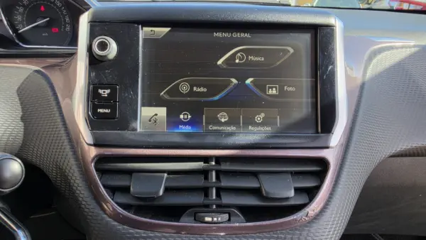 Peugeot 2008 1.6 e-HDi Allure 9