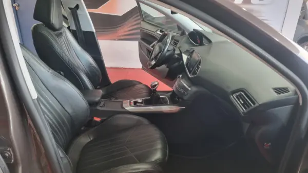 Peugeot 308 SW 1.6 BlueHDi Allure 14