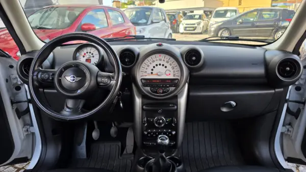 MINI Countryman Cooper D 6