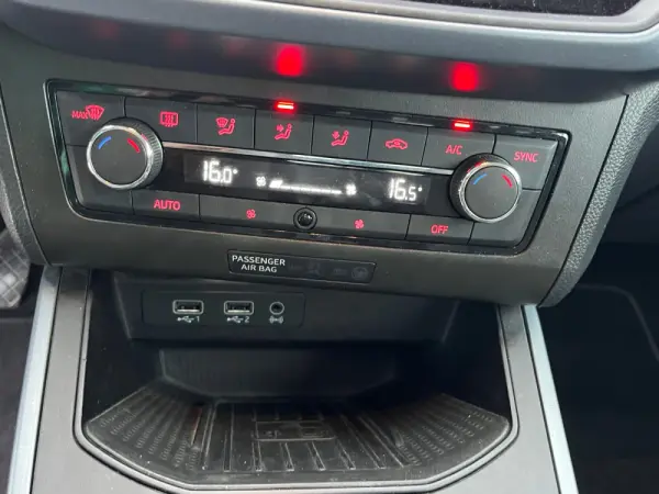 SEAT Arona 1.0 TSI Xperience 8