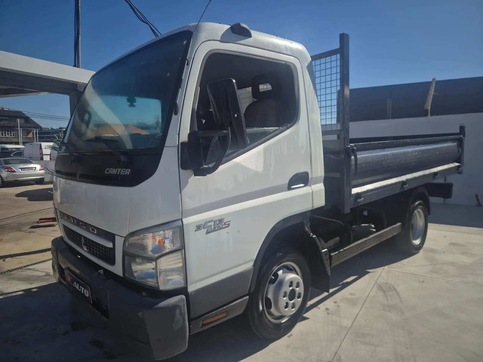 Mitsubishi Canter 3C13 1