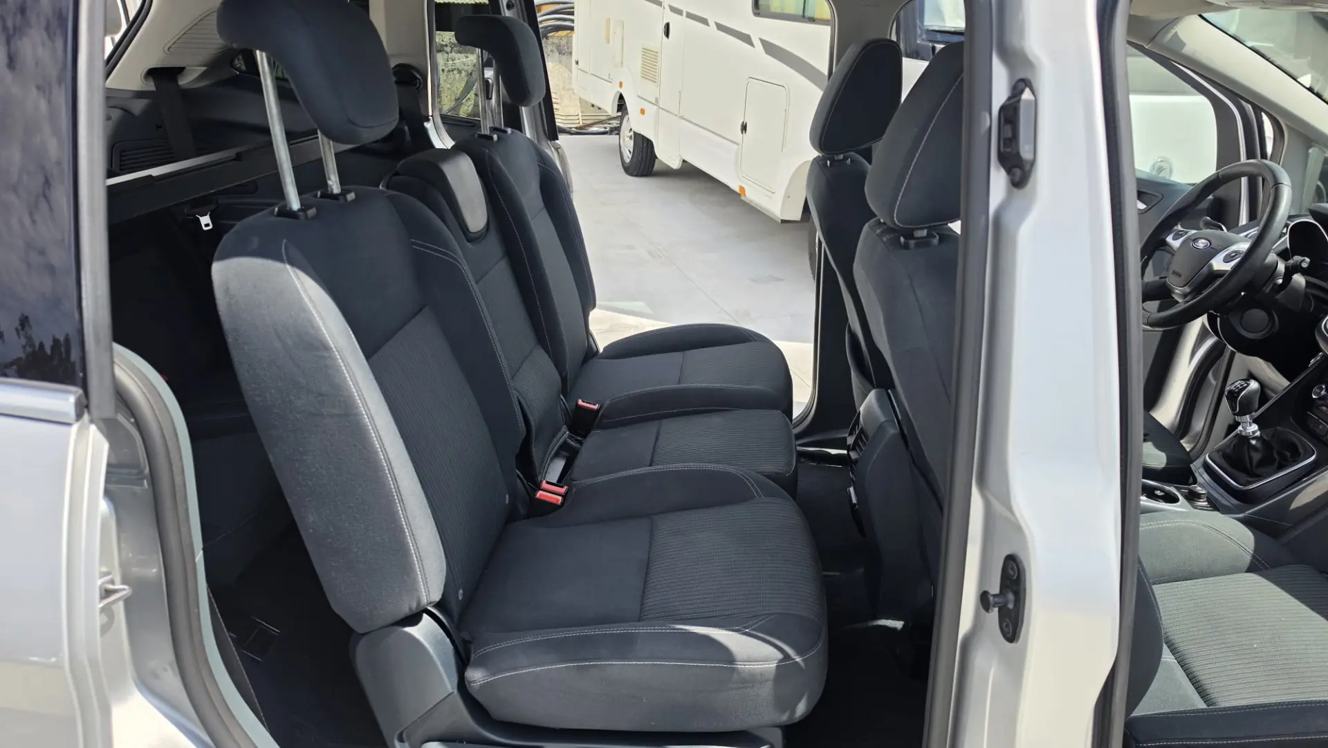 Ford Grand C-Max 1.6 TDCi Titanium Edition S/S 13