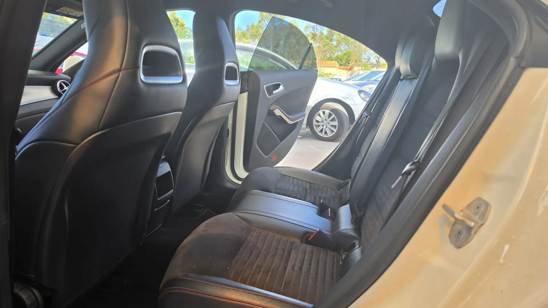 Mercedes-Benz CLA 180 (CDI) d AMG Line 11