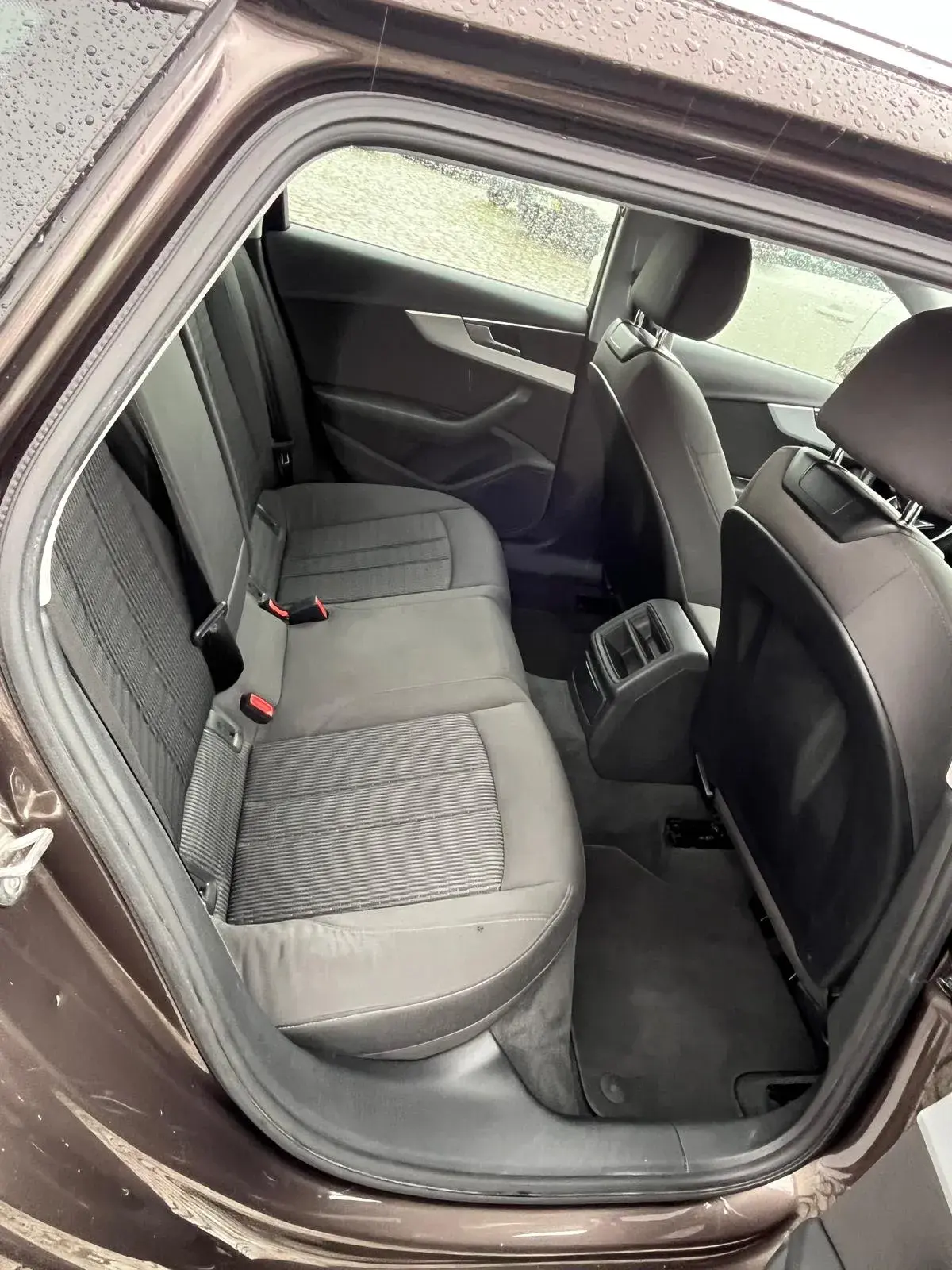 Audi A4 Avant 2.0 TDI Advance S tronic 16