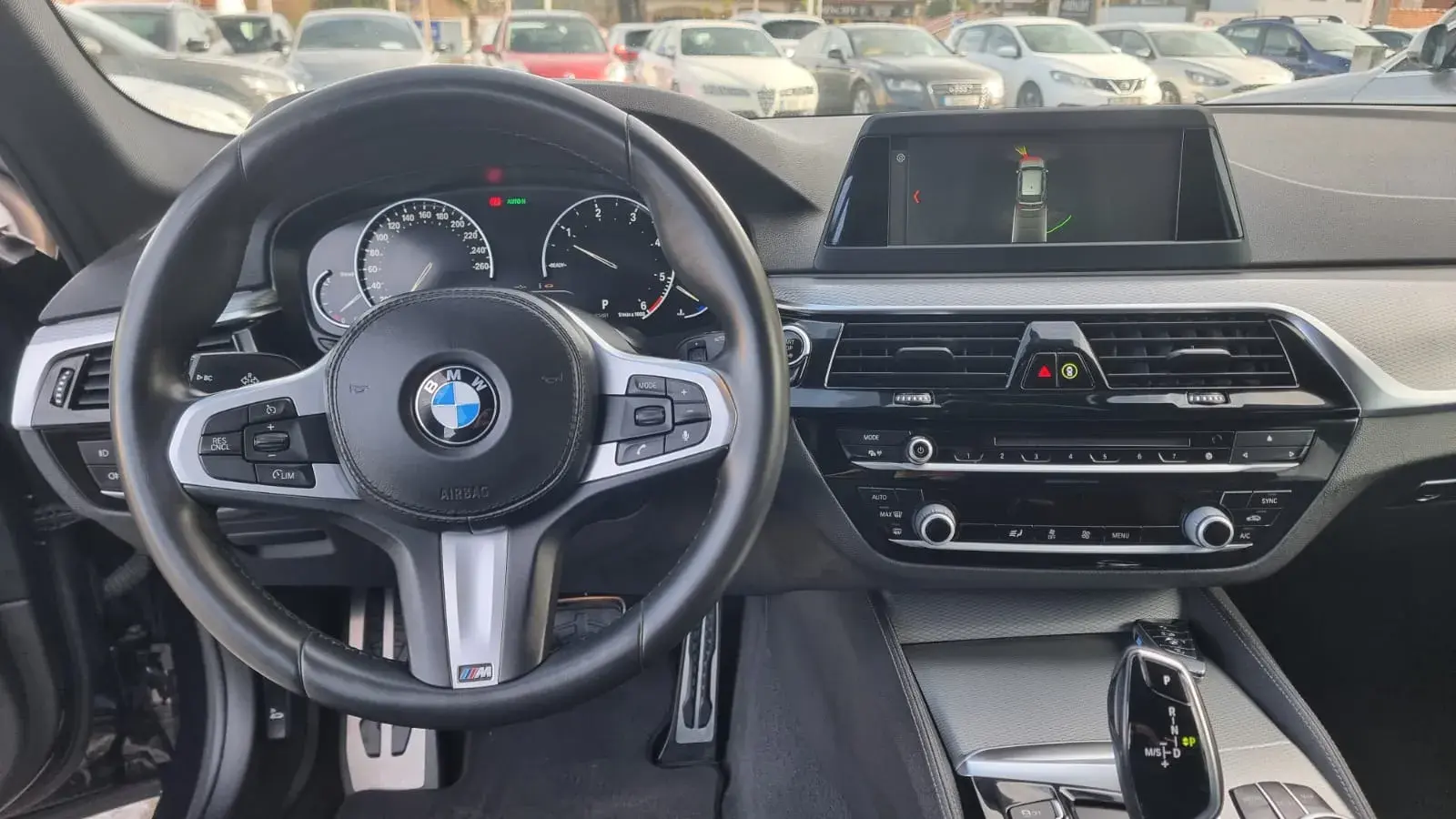 BMW 530 d Pack M Auto 10