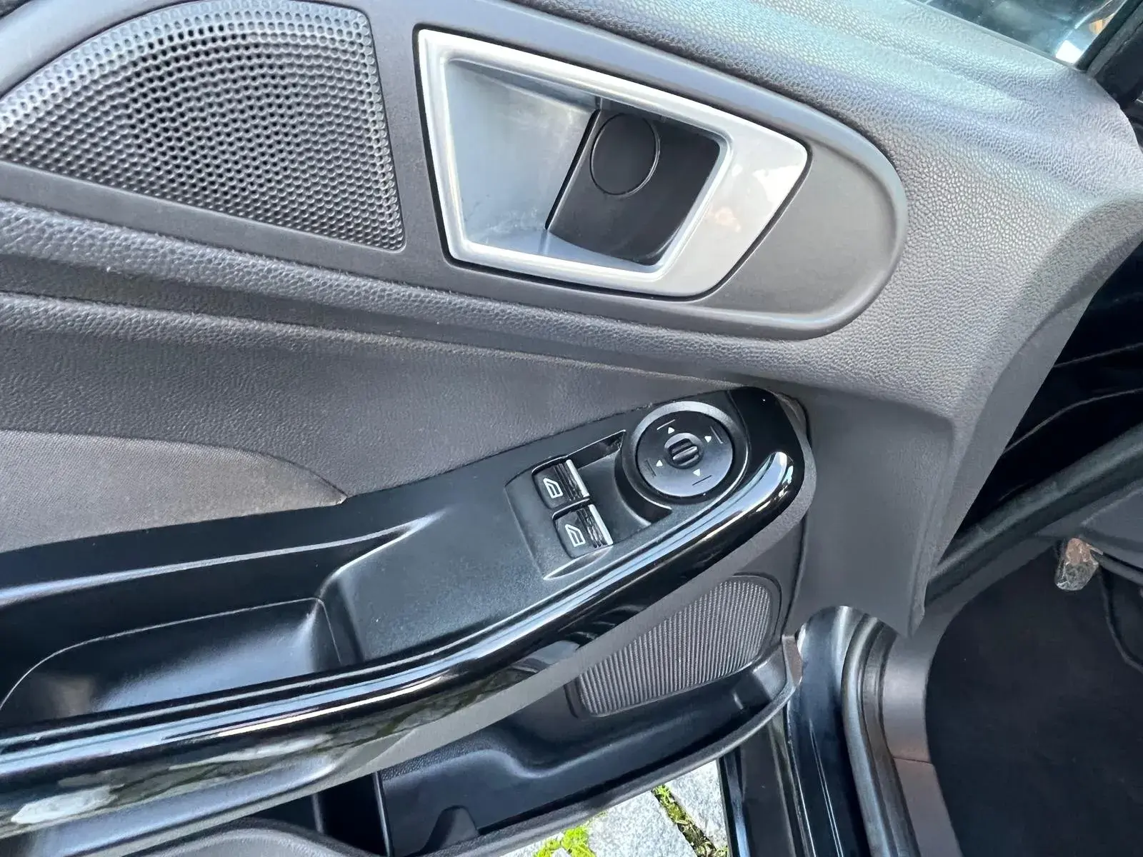 Ford Fiesta 1.0 Ti-VCT Titanium 14