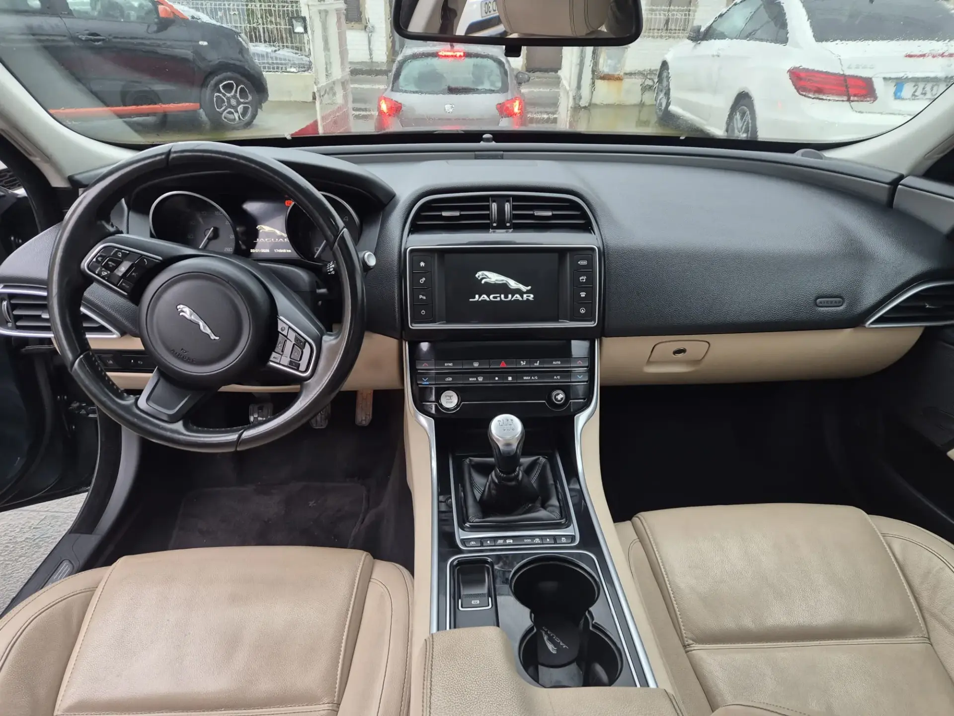 Jaguar XE 2.0 D Prestige 6