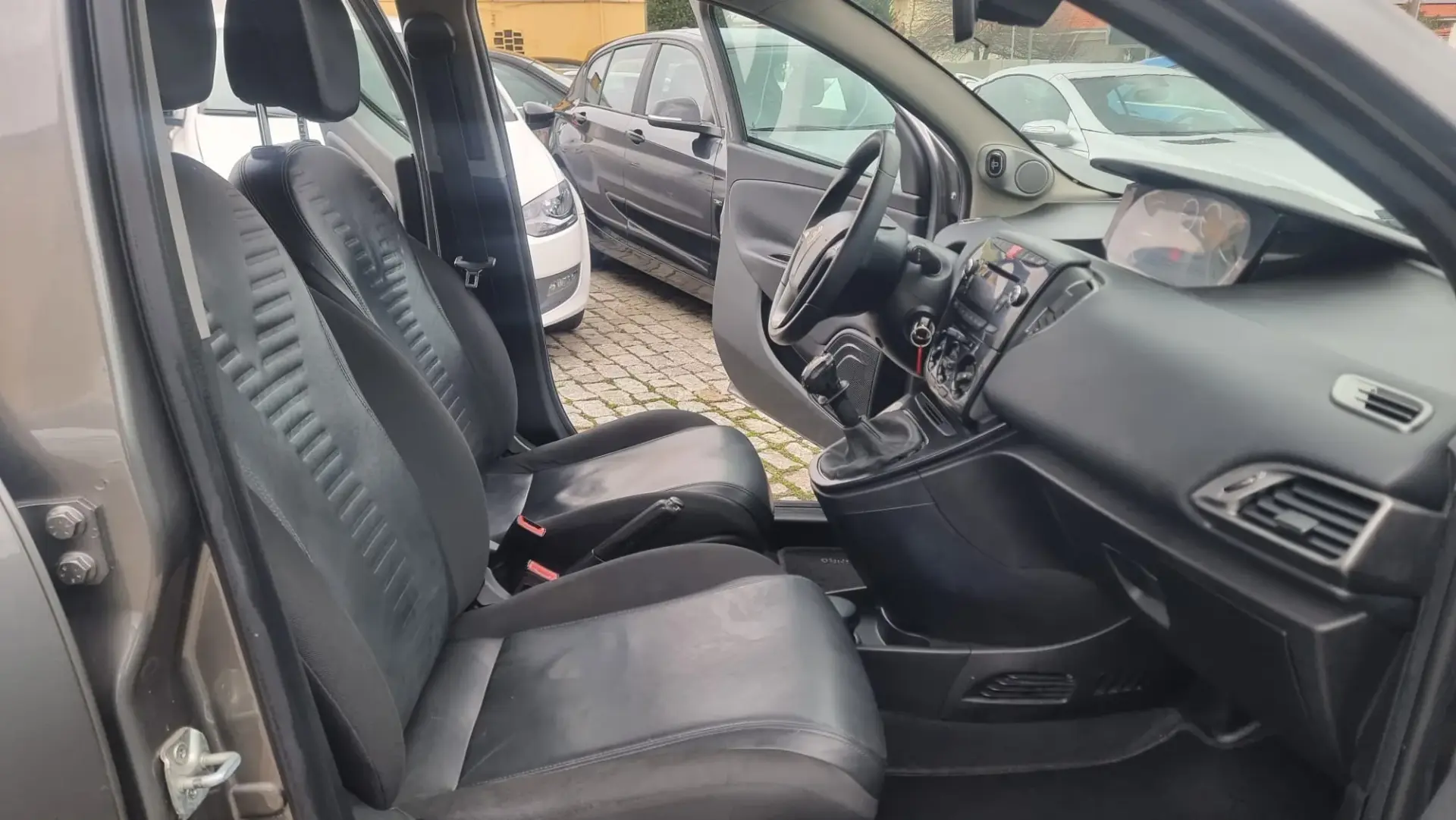 Lancia Ypsilon 1.2 S&S Platinum 11