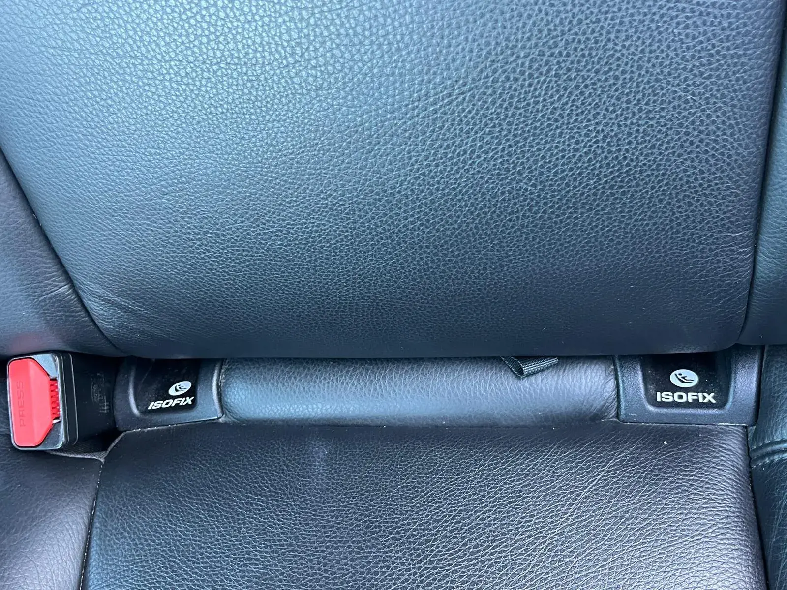 Land Rover Discovery Sport 2.0 TD4 HSE Auto 27