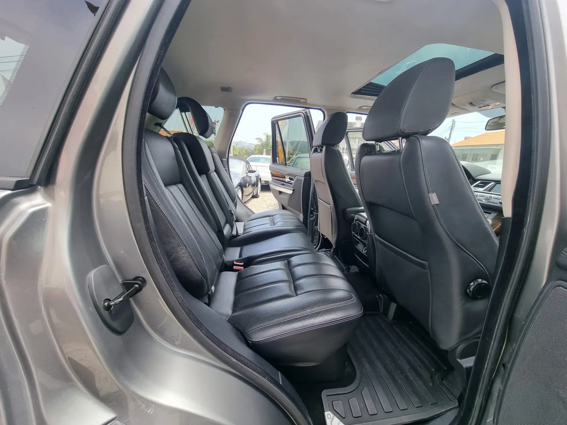 Land Rover Range Rover Sport 3.0 TDV6 HSE 18