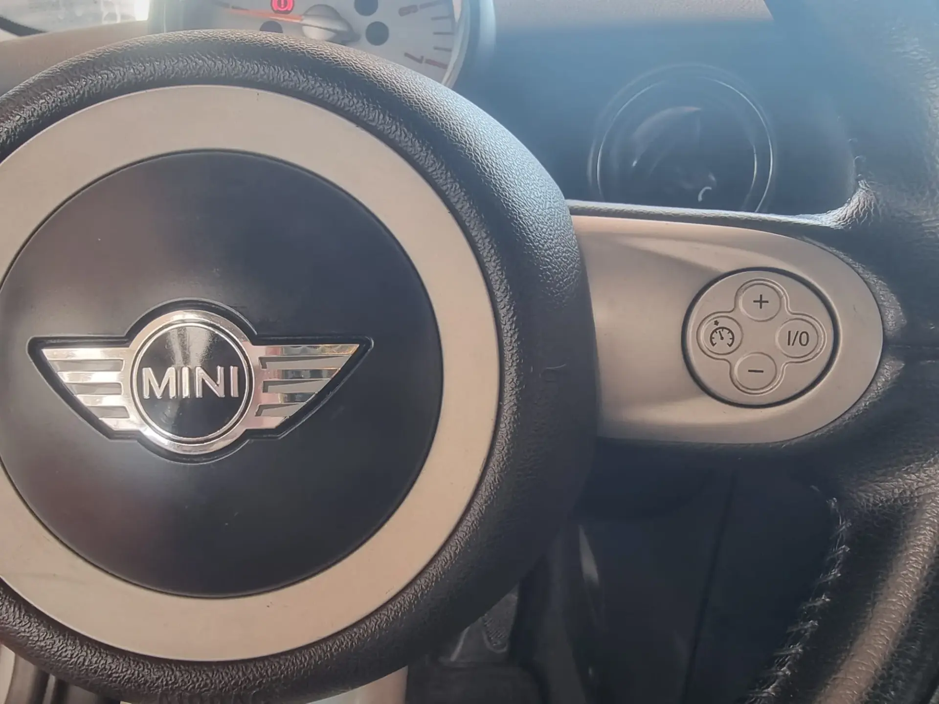 MINI 3 Portas Cooper D 22