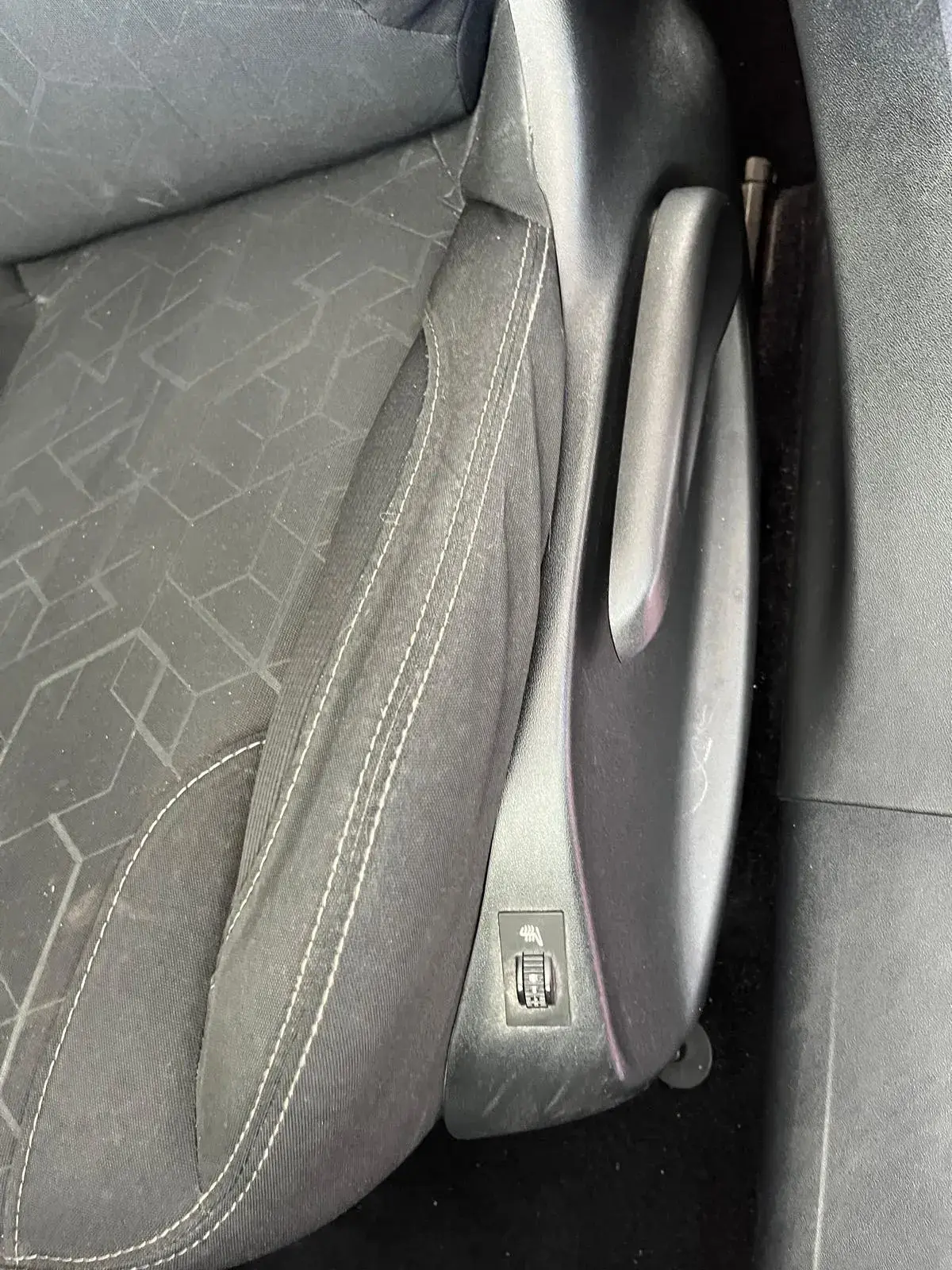 Peugeot 2008 1.6 BlueHDi Style 9