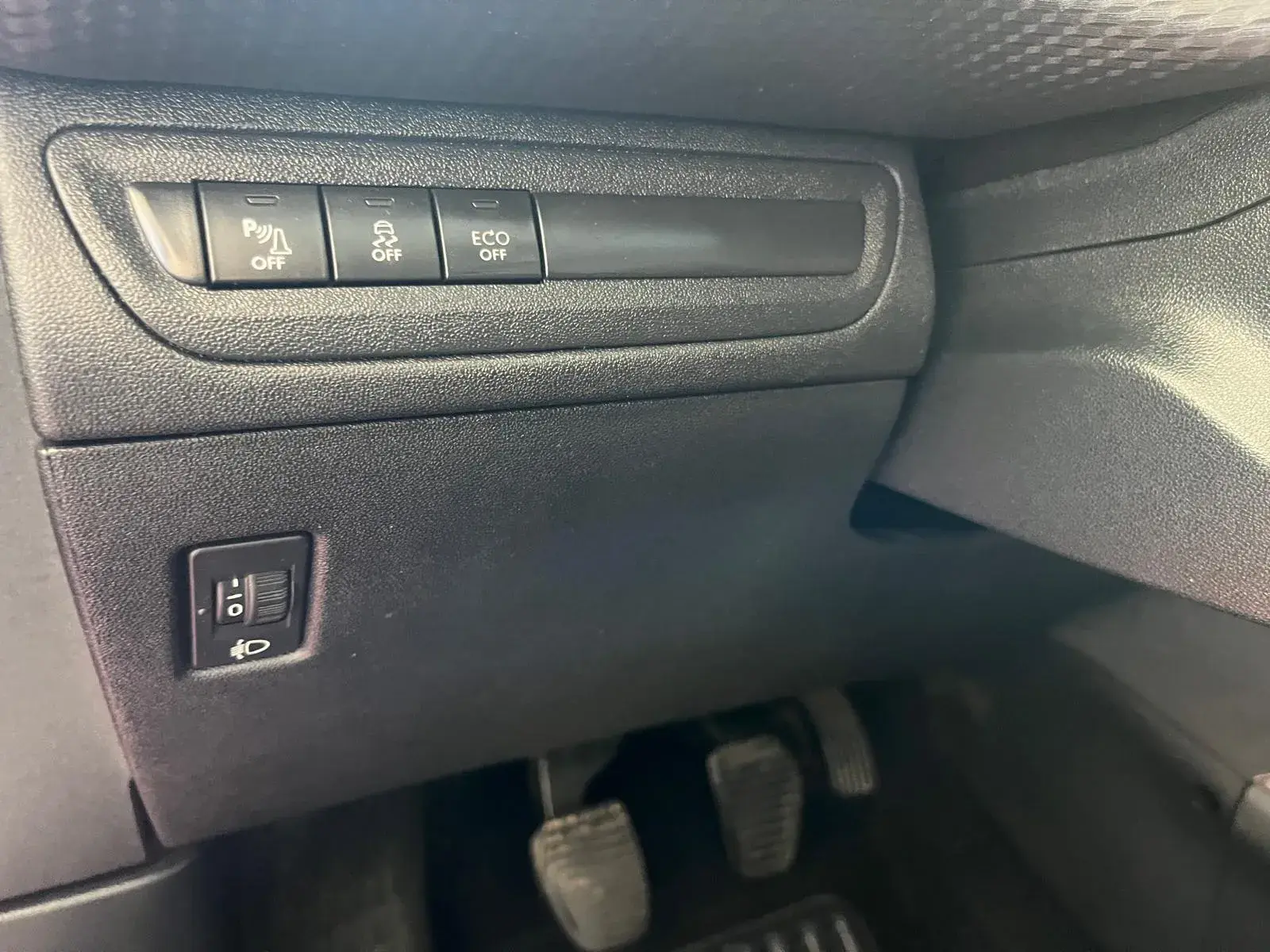 Peugeot 2008 1.6 BlueHDi Style 11